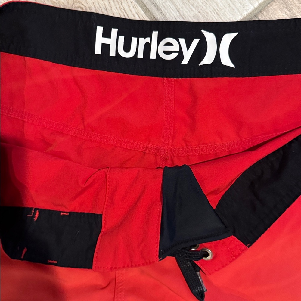 Hurley Red Board Shorts Sz xl - Picture 2 of 5